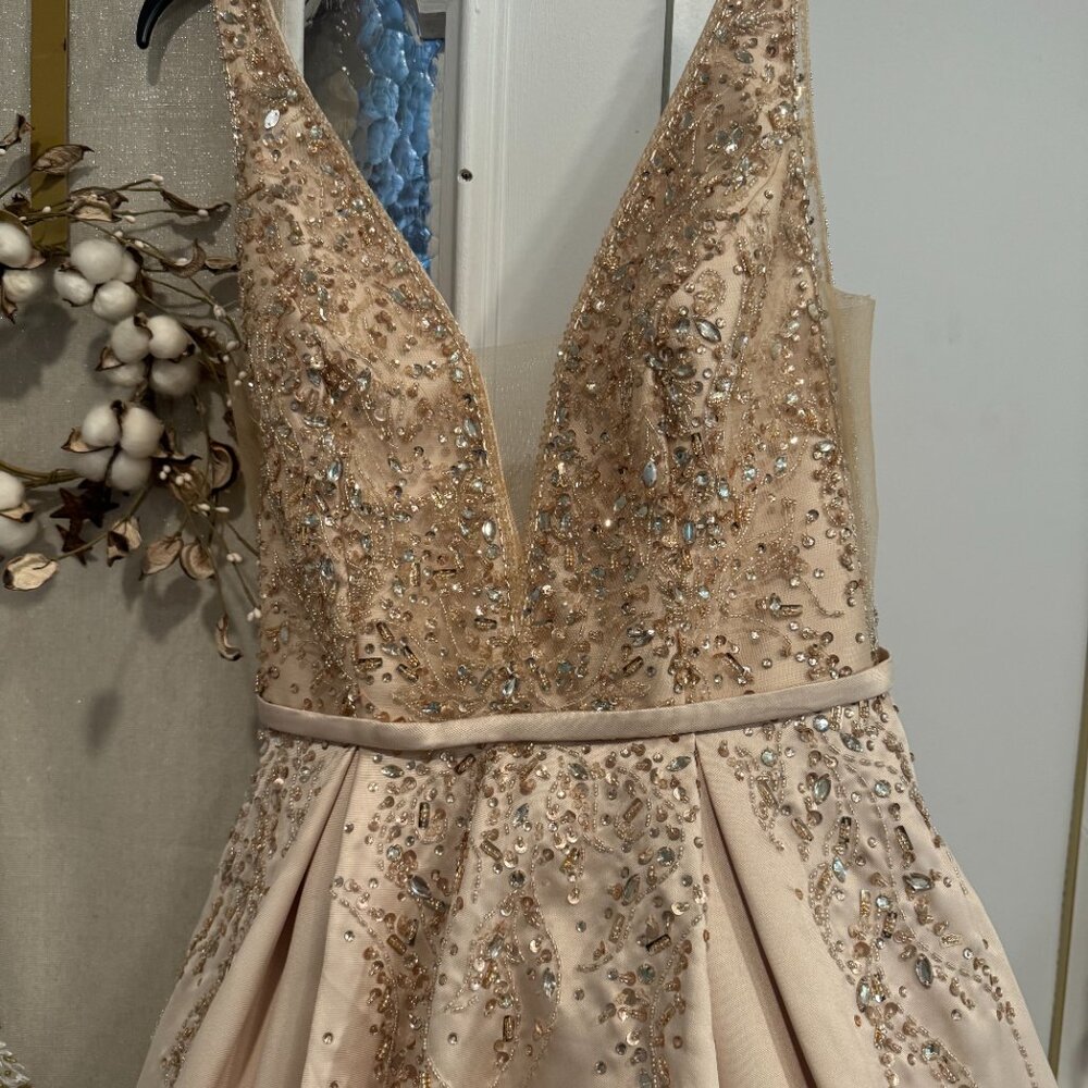 Gold Plunging Beaded Mikado Box Pleated Ballgown Size 10  ( Camille Lavie) - Picture 2 of 12
